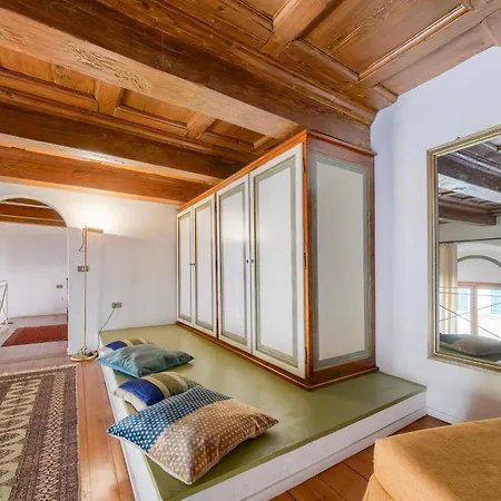 Duomo Luxury Wi-fi A/c Apartment